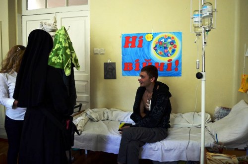 Сестра монахиня, протягом місяця відвідувала військовослужбовців та поренних.(ФОТО)